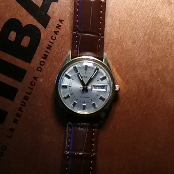 Vintage 1970's Benrus Automatic Watch - Picture 2 of 6